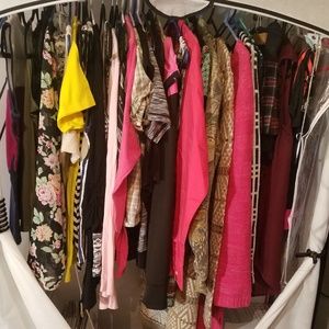 Women's MED 39PC Tops & fall items Lot